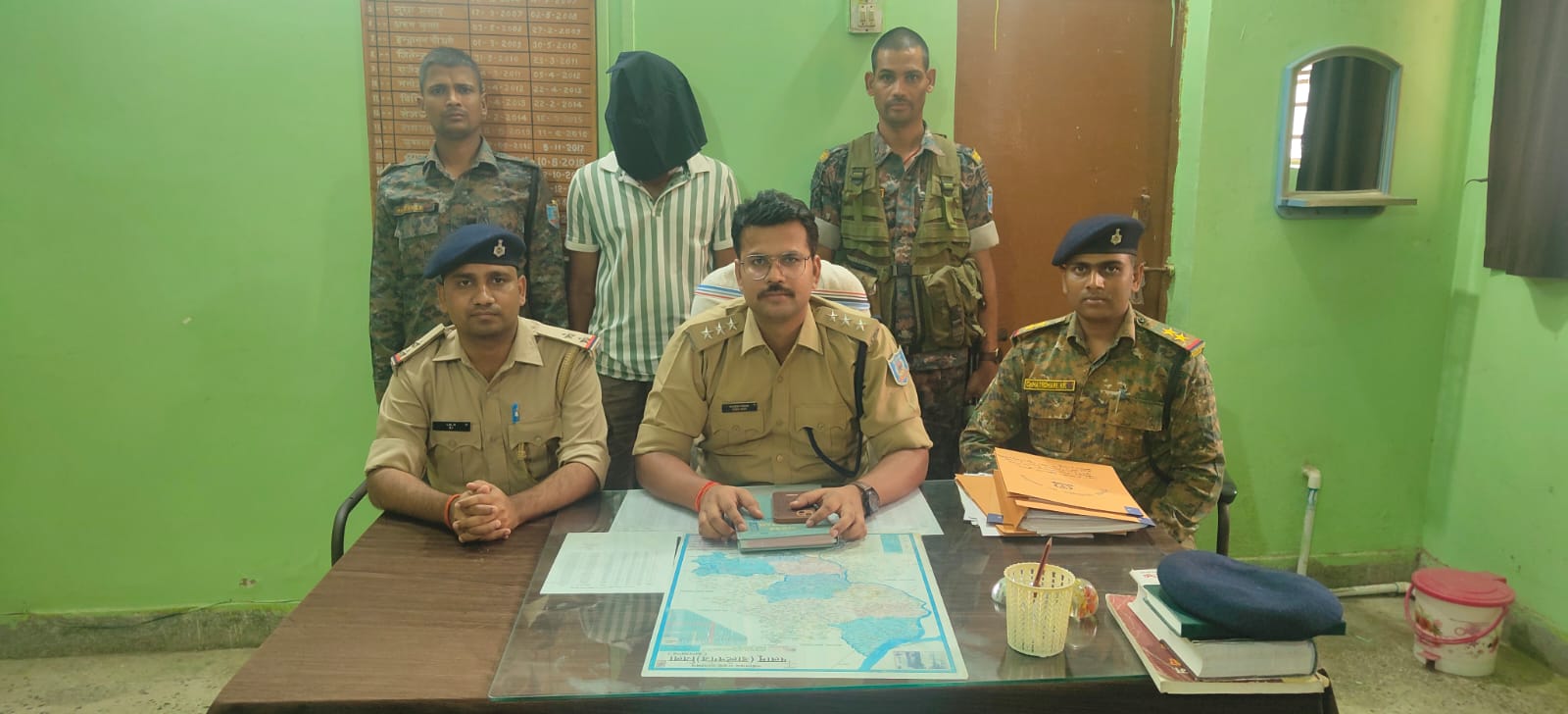 Palamu News : बकरीद पर कुर्बानी के लिए ले जाए जा रहे 18 मवेशी जब्त, युवक गिरफ्तार