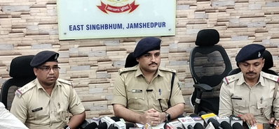 Jamshedpur News : चाकुलिया में 336 ग्राम गांजा के साथ तस्कर गिरफ्तार