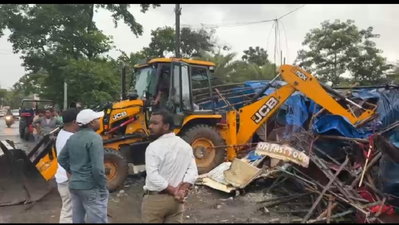 Hazaribagh News : 188 डिसमिल खासमहल जमीन पर था अवैध कब्जा, अवैध निर्माण ध्वस्त