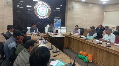 रामगढ़ः डीसी ने मैट्रिक-इंटर की परीक्षा को लेकर केंद्रधीक्षकों संग की बैठक, दिए निर्देश