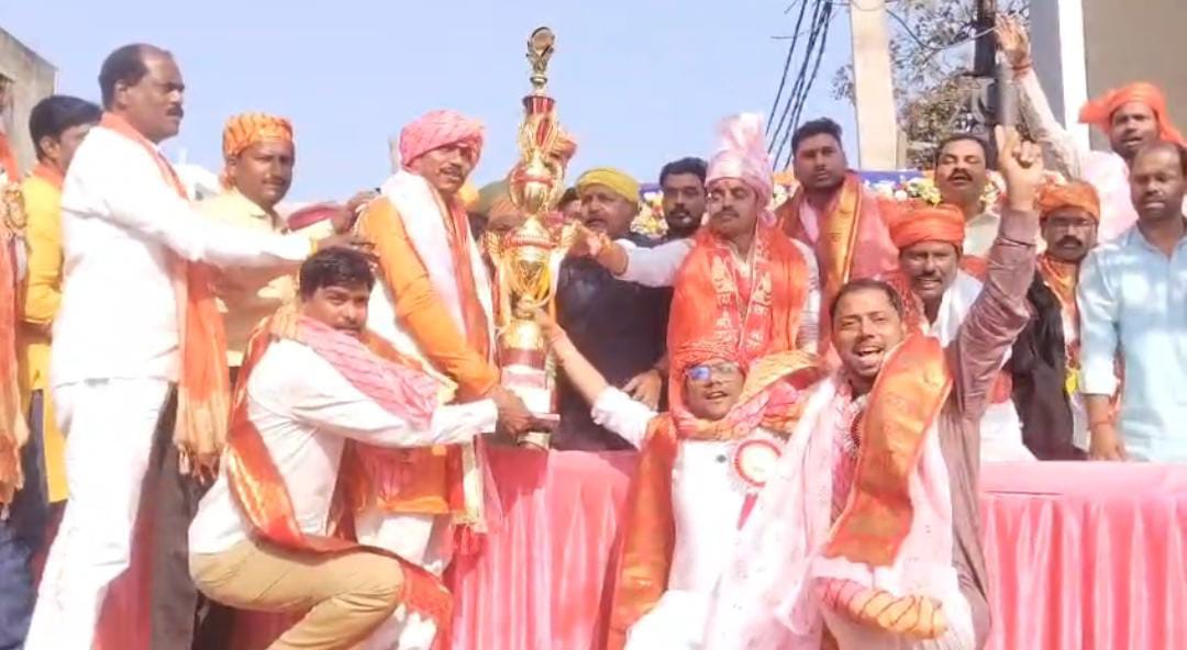 पलामूः रामनवमी जुलूस में बेहतर प्रदर्शन करने वाली समितियां पुरस्कृत