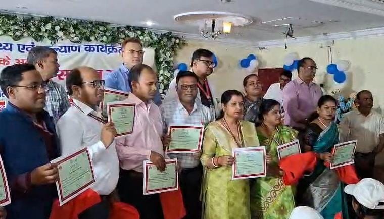 धनबादः 110 आरोग्य दूत सम्मानित, स्कूलों में स्वास्थ्य जागरूकता बढ़ाने की अनूठी पहल