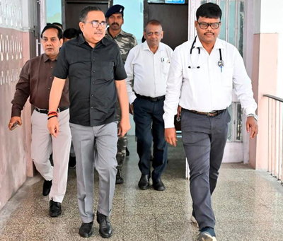 बोकारो: रामनवमी जुलूस में करंट से झुलसे 6 लोग बीजीएच में भर्ती, डीसी ने की मुलाकात