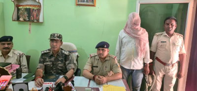 Chatra News : 15 लाख के ब्राउन शुगर के साथ शातिर तस्कर भुरकुंडा जंगल से गिरफ्तार