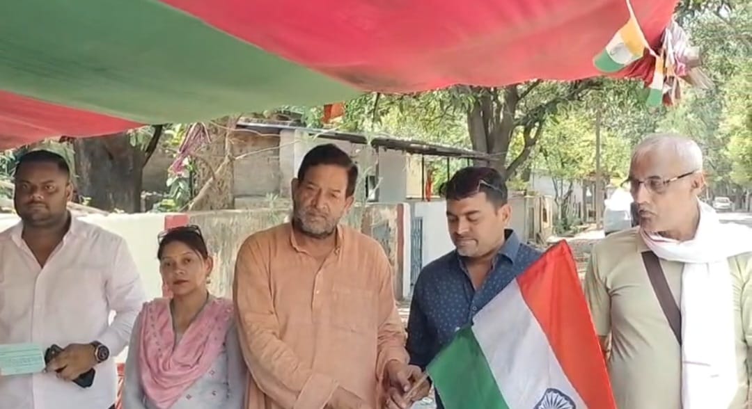 Jamshedpur News : निजी स्कूलों की फीस वृद्धि के खिलाफ आंदोलन तेज, पोस्टकार्ड व भिक्षाटन अभियान शुरू