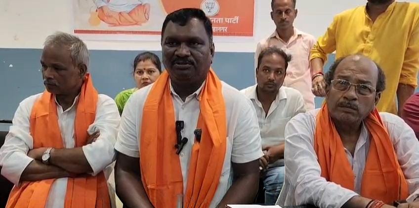 Dhanbad News : गुरु पूर्णिमा से भाजपा का समरसता अभियान, धनबाद के 150 मंदिरों में जलेंगे 2100 दीप
