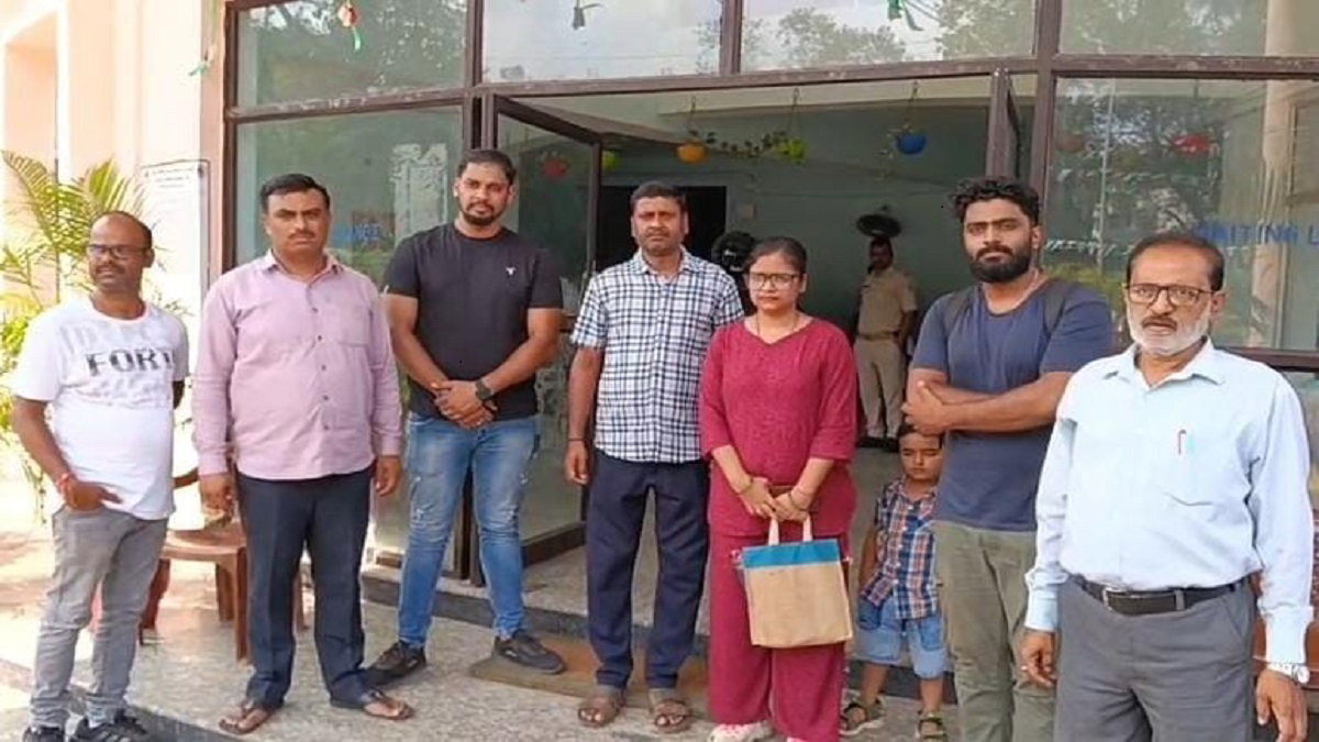 Dhanbad News : नौकरी का झांसा देकर ठगी करने वाले गिरोह का भंडाफोड़, सरगना गिरफ्तार