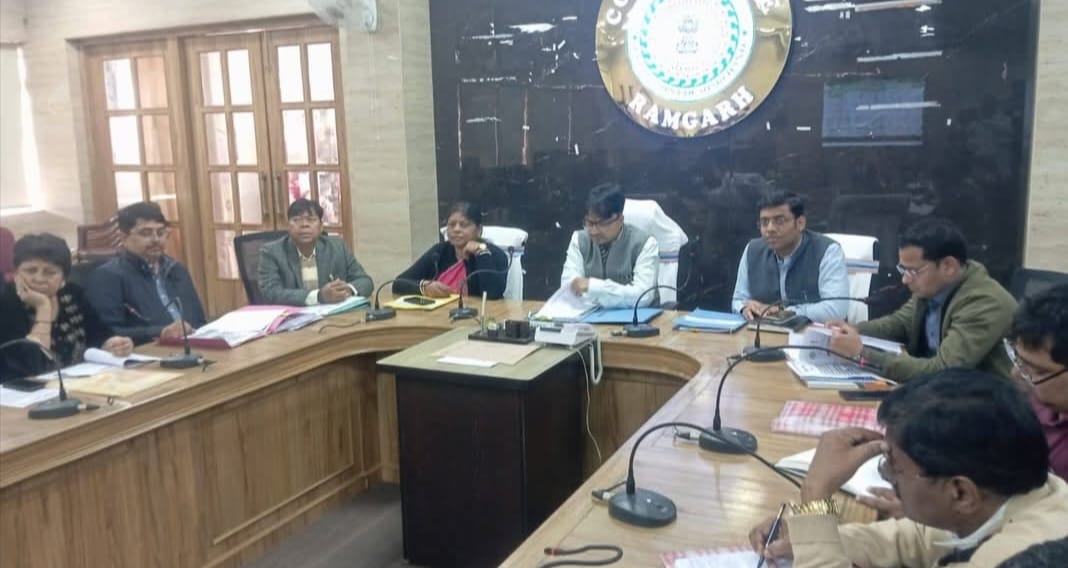 लोगों को जागरूक कर कुष्ठ रोग खोज अभियान को सफल बनाएं: रामगढ़ डीसी