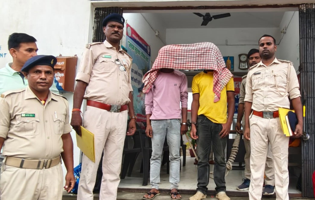 Jamtara News : नदी किनारे युवती से सामूहिक दुष्कर्म, दो आरोपी गिरफ्तार
