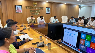 लातेहार जिले का 25वां स्थापना दिवस यादगार बनाने में जुटा प्रशासन