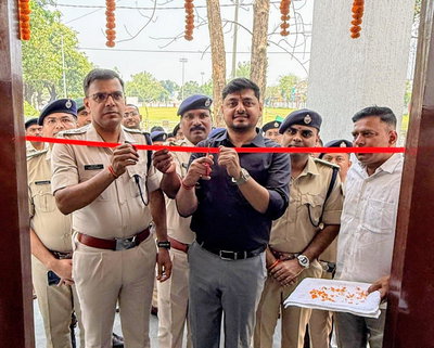 Dhanbad News : पुलिस केंद्र में नवनिर्मित मैगजीन शस्त्रागार का डीसी व एसएसपी ने किया उद्घाटन