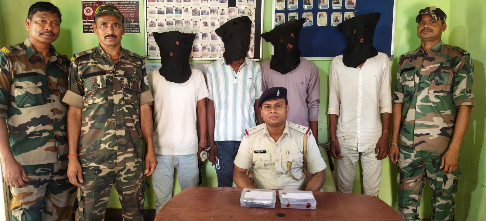 देवघरः साइबर ठगी गिरोह का भंडाफोड़, चार आरोपी गिरफ्तार