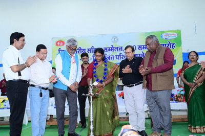 गुमलाः उत्कृष्ट कार्य करने वाले सहिया व सीएचओ सम्मानित