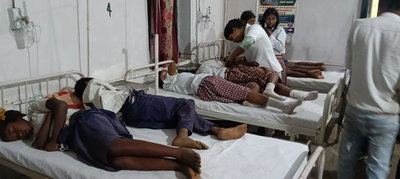 लातेहारः विद्यार्थियों से भरा ऑटो दुर्घटनाग्रस्त , एक छात्र की मौत, 12 घायल