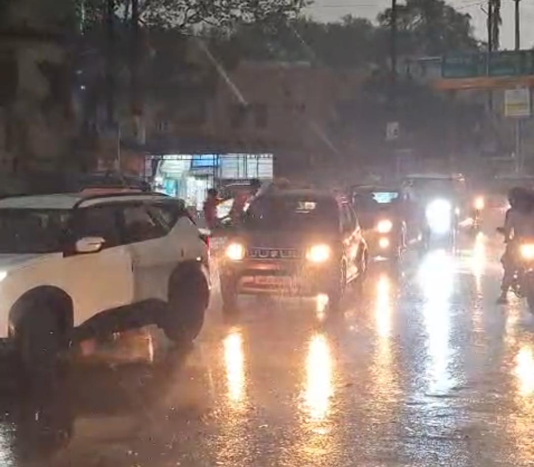 धनबादः झमाझम बारिश से मौसम हुआ सुहाना, गर्मी से मिली राहत
