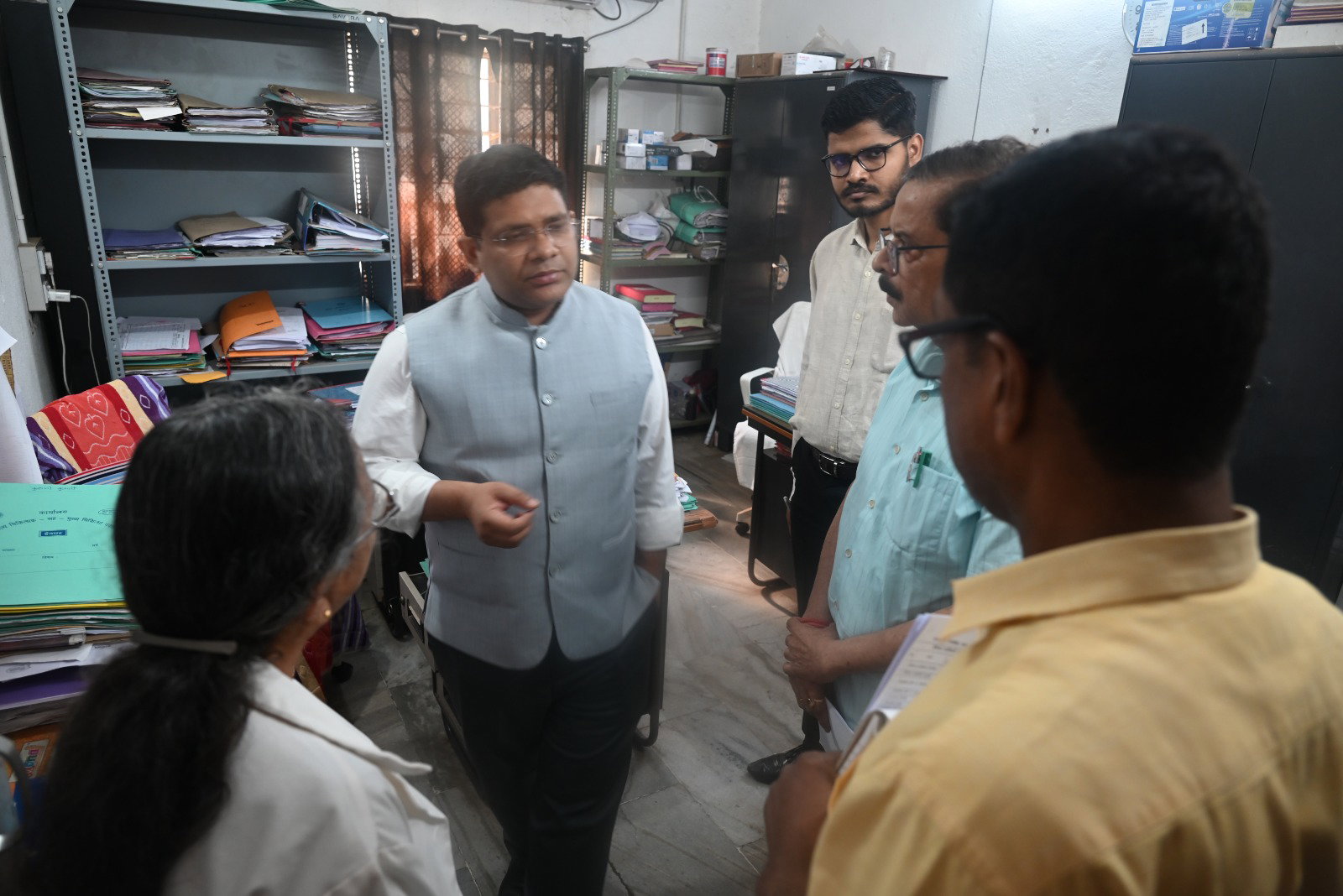 देवघरः डीसी ने किया सदर अस्पताल का निरीक्षण, सुविधाओं की ली जानकारी