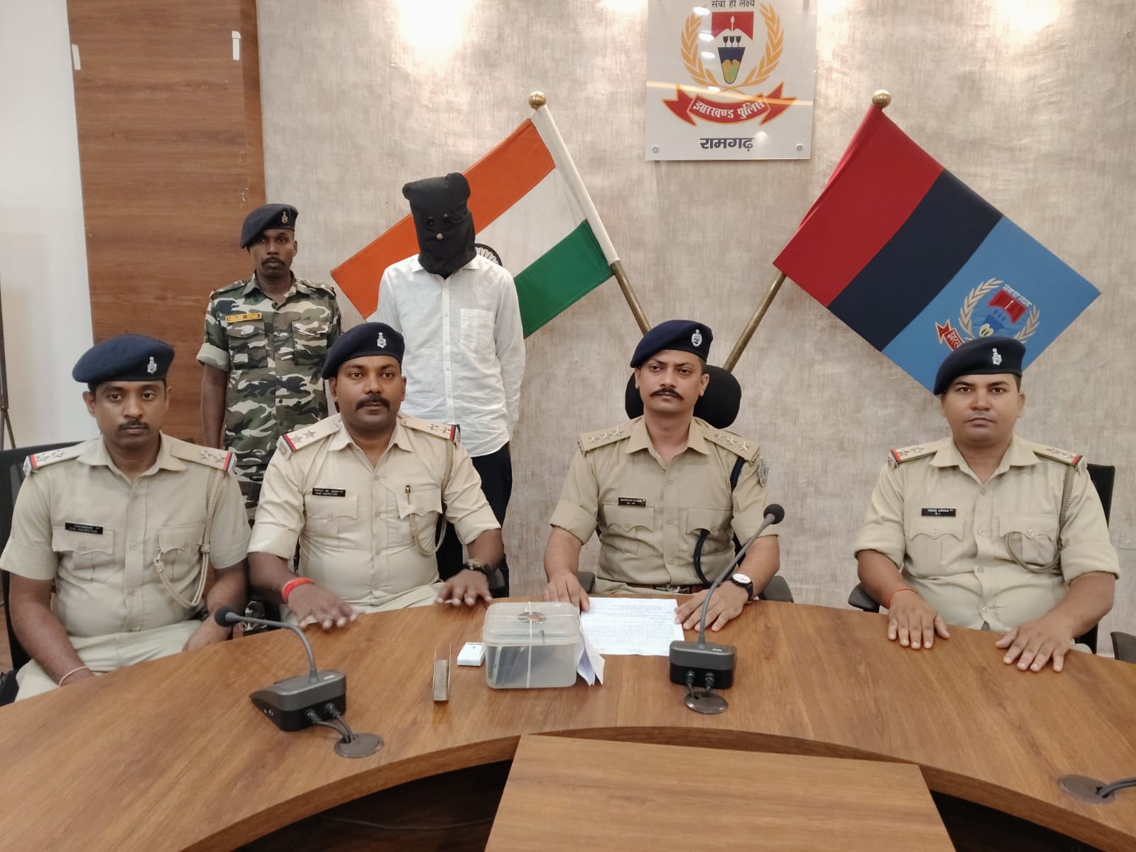 Ramgarh News : एक साइबर अपराधी गिरफ्तार, चार मोबाइल बरामद