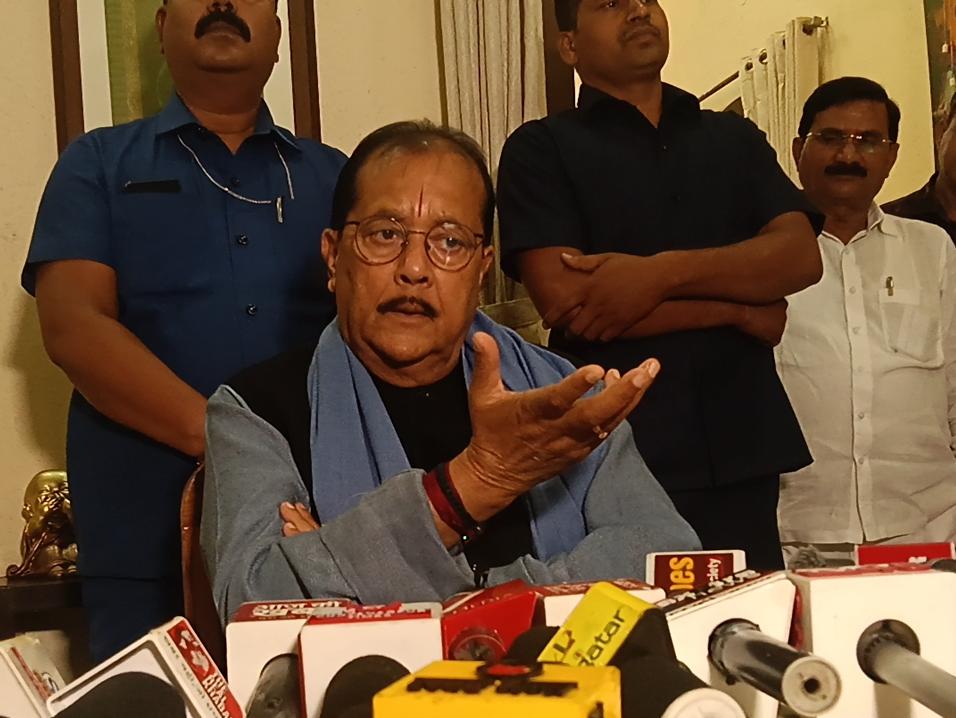 Dhanbad News : राज्यसभा चुनाव में विधायकों की खरीद-फरोख्त की फिराक में भाजपा- राधाकृष्ण किशोर