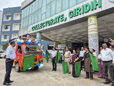 Giridih News : डीसी ने जागरूकता वाहन किया रवाना, दिया तंबाकू मुक्त समाज का संदेश