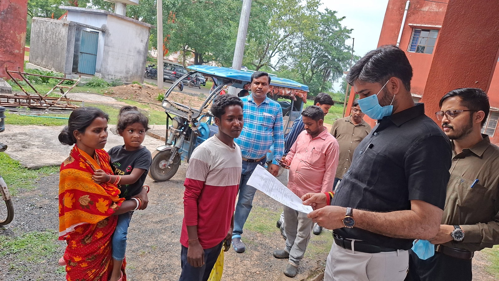 Jamtara News : डीसी ने कुंडहित प्रखंड-अंचल कार्यालय व सीएचसी का किया निरीक्षण, दिए निर्देश