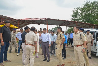 Deoghar News : श्रावणी मेले की तैयारी, डीसी-एसपी ने बाबा मंदिर का लिया जायजा