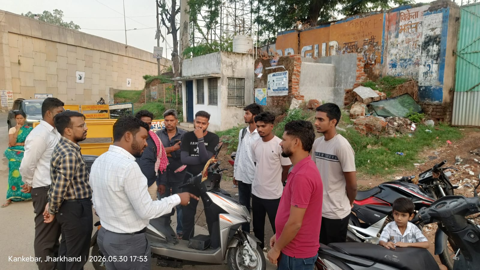 Ramgarh News : डीटीओ ने चलाया वाहन जांच अभियान, बिना हेलमेट बाइक-स्कूट चलाने वालों को चेतावनी