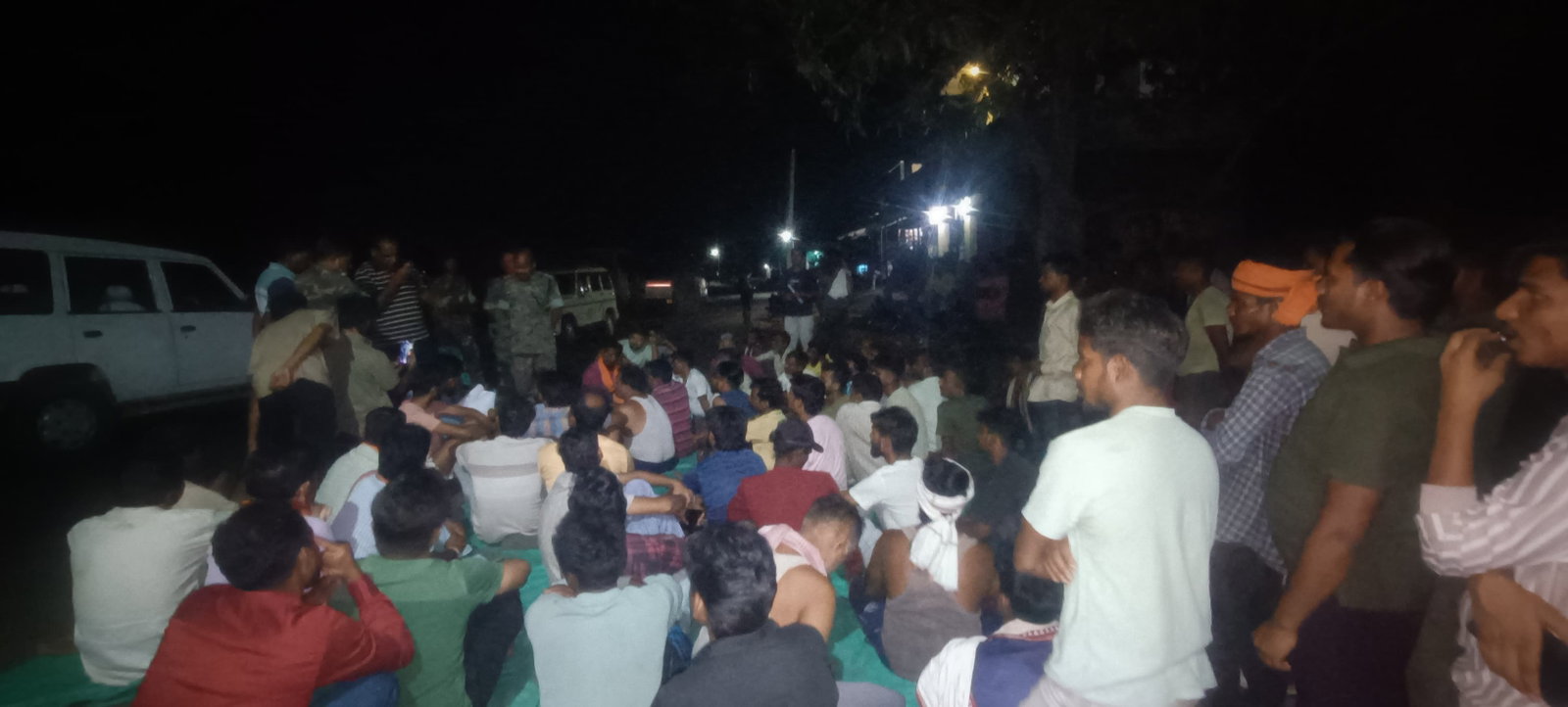 Latehar News : सड़क जाम कर कोयला ढुलाई रोकने के आरोप में प्राथमिकी दर्ज