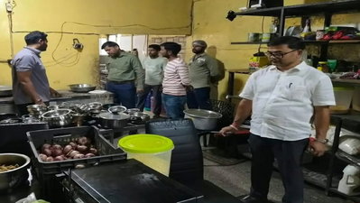 Jamtara News : खाद्य सुरक्षा टीम ने की खाद्य प्रतिष्ठानों की जांच, चार दुकानों से लिये पनीर के सैंपल