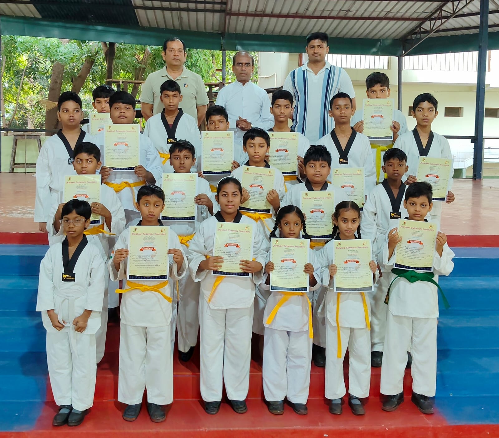 चक्रधरपुरः संत सेवियर स्कूल में ताइक्वांडो खिलाड़ियों को किया गया सम्मानित