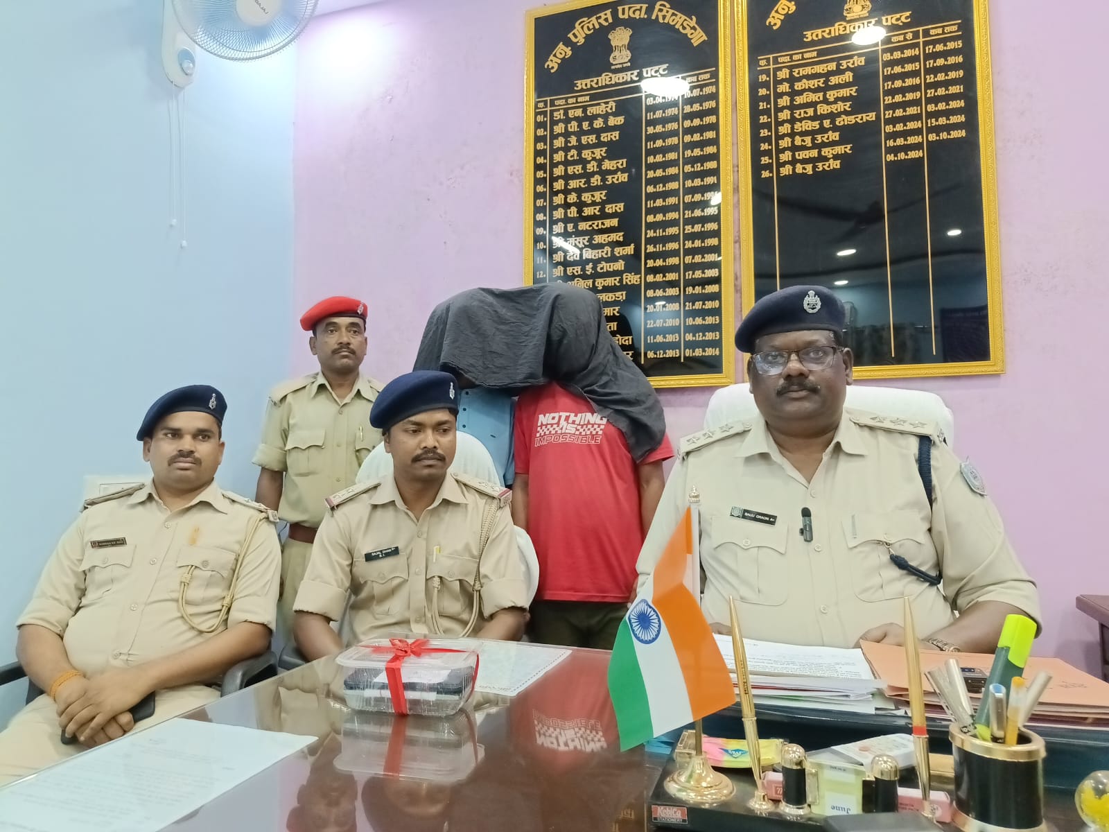 सिमडेगाः महिला को धमकी मामले में दो आरोपी गिरफ्तार, जेल भेजे गए