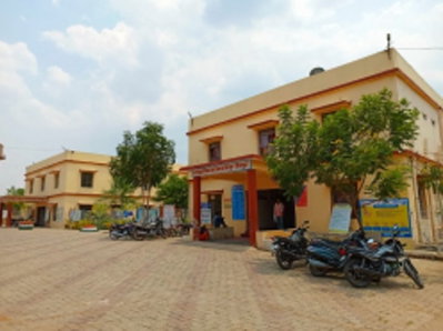 Gumla News : बच्चे के जन्म प्रमाणपत्र के लिए 10 माह से भटक रही महिला, चैनपुर सीएचसी पर गंभीर आरोप