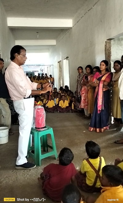 चक्रधरपुरः स्कूल में अग्नि सुरक्षा पर हुआ मॉक ड्रिल, विशेषज्ञों ने सिखाए बचाव के तरीके