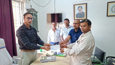 चतराः सड़क हादसे में मृतक के परिजनों को मिला 10 लाख, घायल को 2 लाख मुआवजा