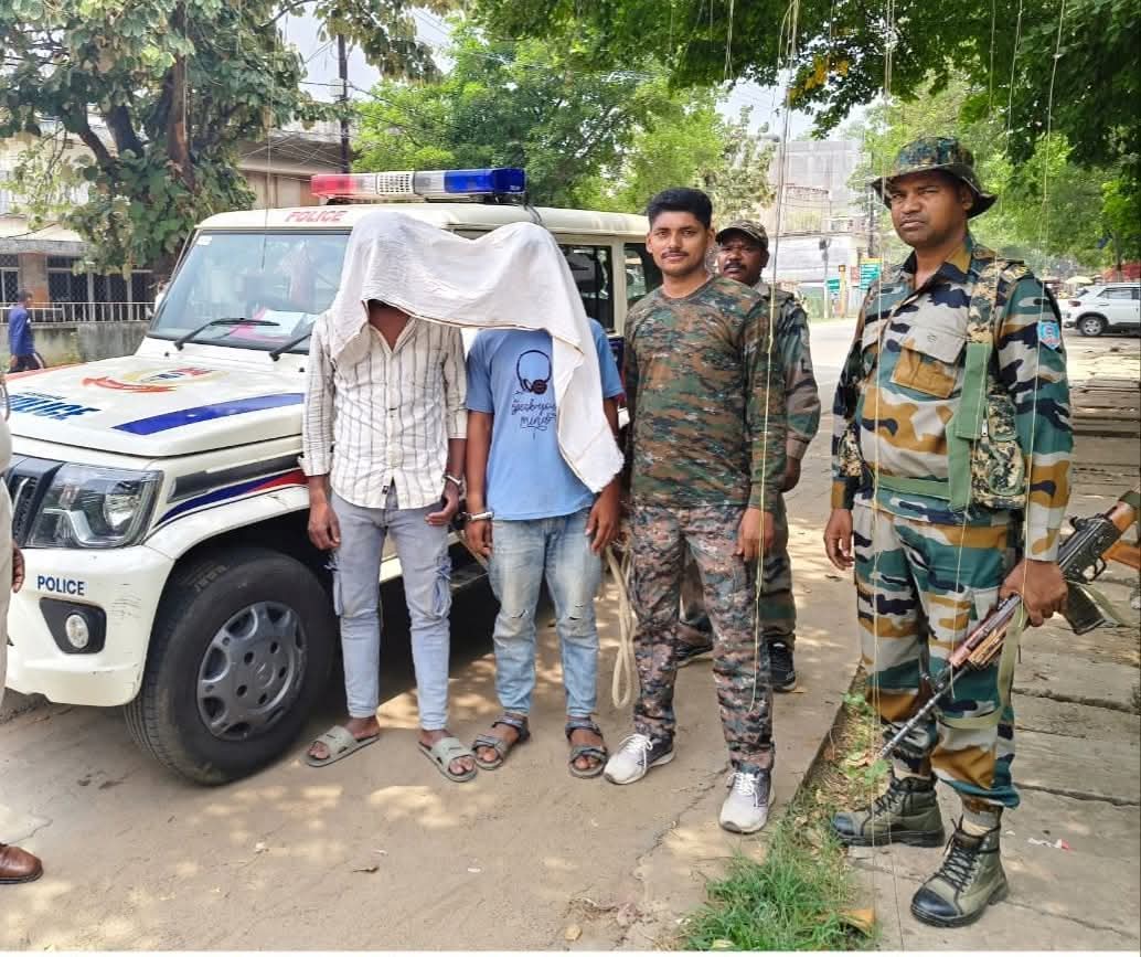 Deoghar News : सारठ में ब्राउन शुगर के साथ दो तस्कर गिरफ्तार