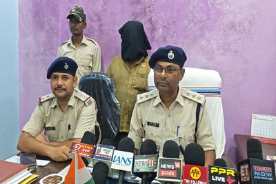 Simdega News : हिट एंड रन मामले में फरार ट्रक चालक गिरफ्तार, जेल भेजा गया