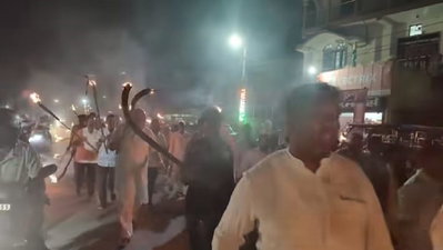 Gumla News : ओबीसी आरक्षण बढ़ाने की मांग को लेकर मंगलवार को गुमला बंद, समिति ने निकाला मशाल जुलूस