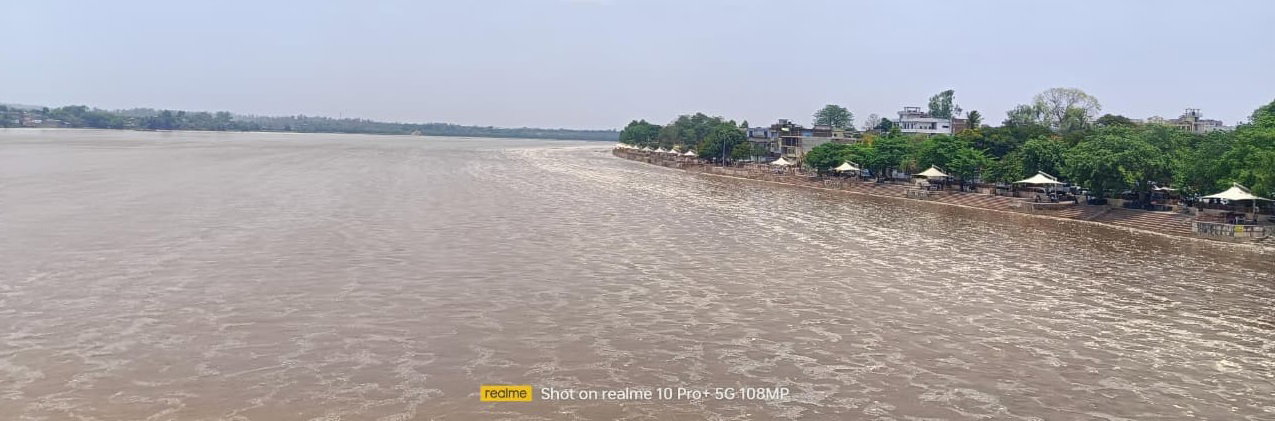 Palamu News : कोयल नदी का जलस्तर बढ़ा, रिवर फ्रंट पर लौटी रौनक