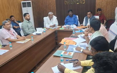 Dhanbad News : बंगाल चुनाव पर धनबाद में सियासी घमासान, हेमलाल मुर्मू ने BJP पर लगाया आरोप