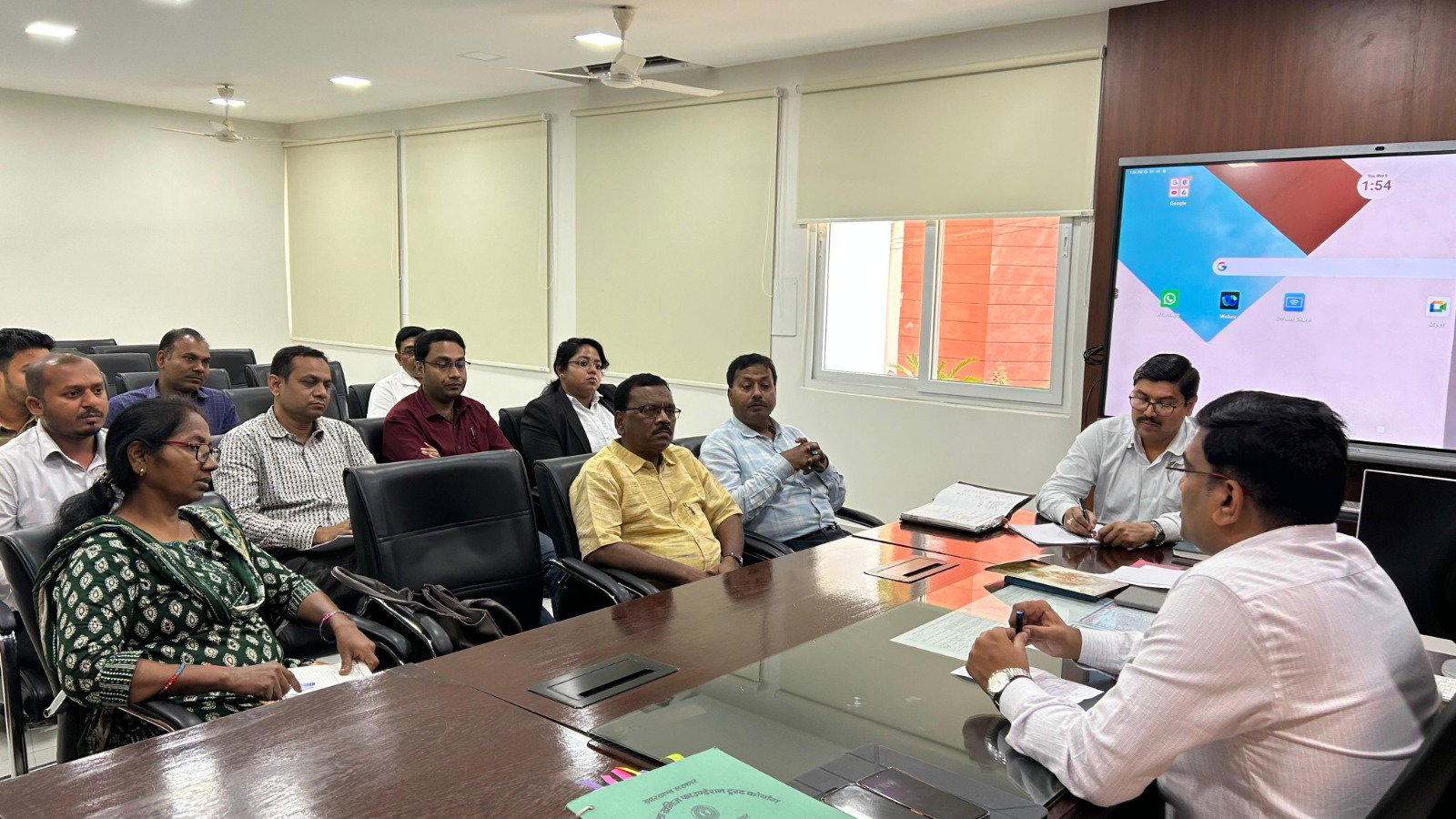 Latehar News : गर्मी-लू से पीड़ित मरीजों का तुरंत इलाज सुनिश्चित करें- डीडीसी