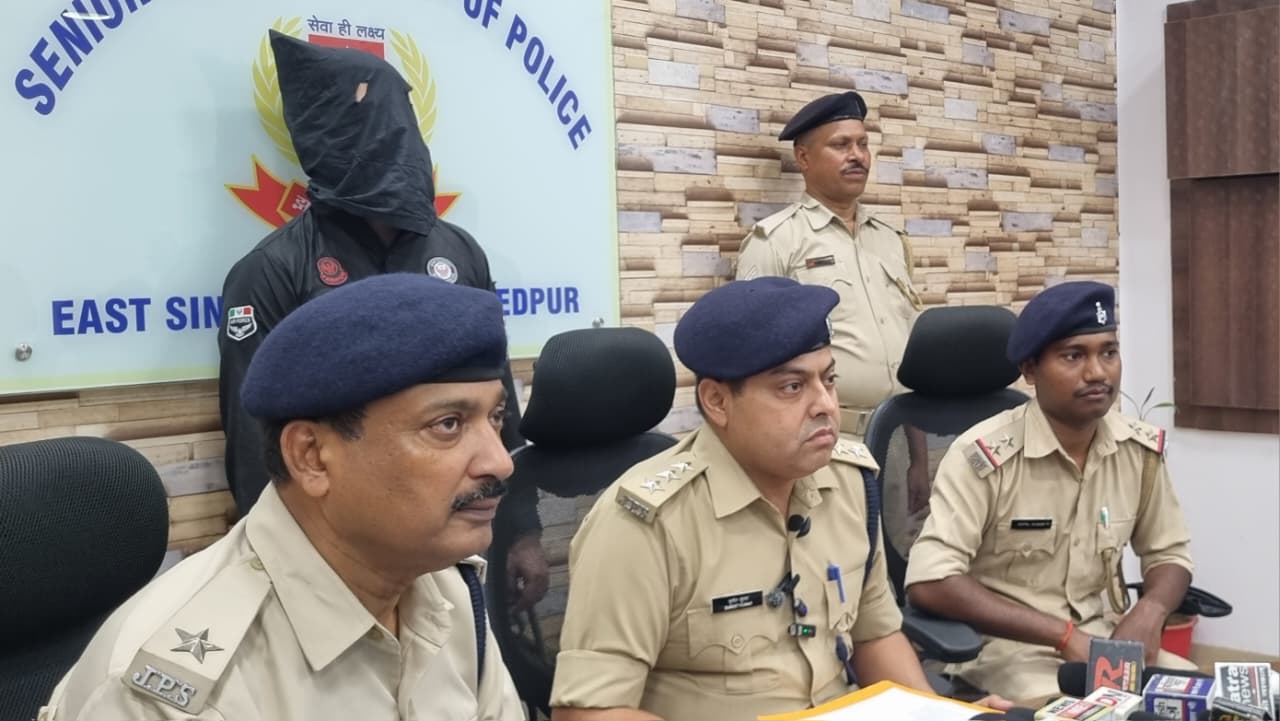 Jamshedpur News : जुगसलाई में अवैध हथियार सप्लायर गिरफ्तार, कार से पिस्टल-गोली बरामद