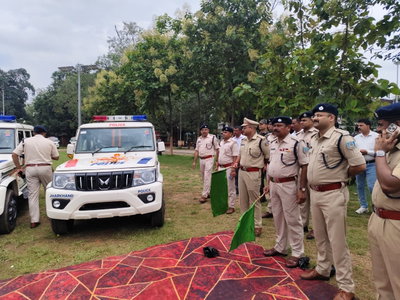 Hazaribagh News : हजारीबाग पुलिस को मिले 30 नए बोलेरो वाहन, एसपी ने थानों को सौंपा