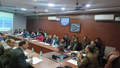 साइबर ठगी पर रोक के लिए पुलिस व बैंक मिलकर करें कामः देवघर एसपी