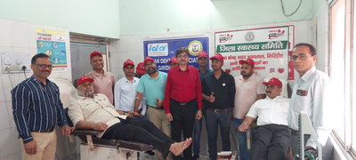 गिरिडीहः IDA ने मनाया दंत चिकित्सक दिवस, डॉक्टरों ने किया रक्तदान