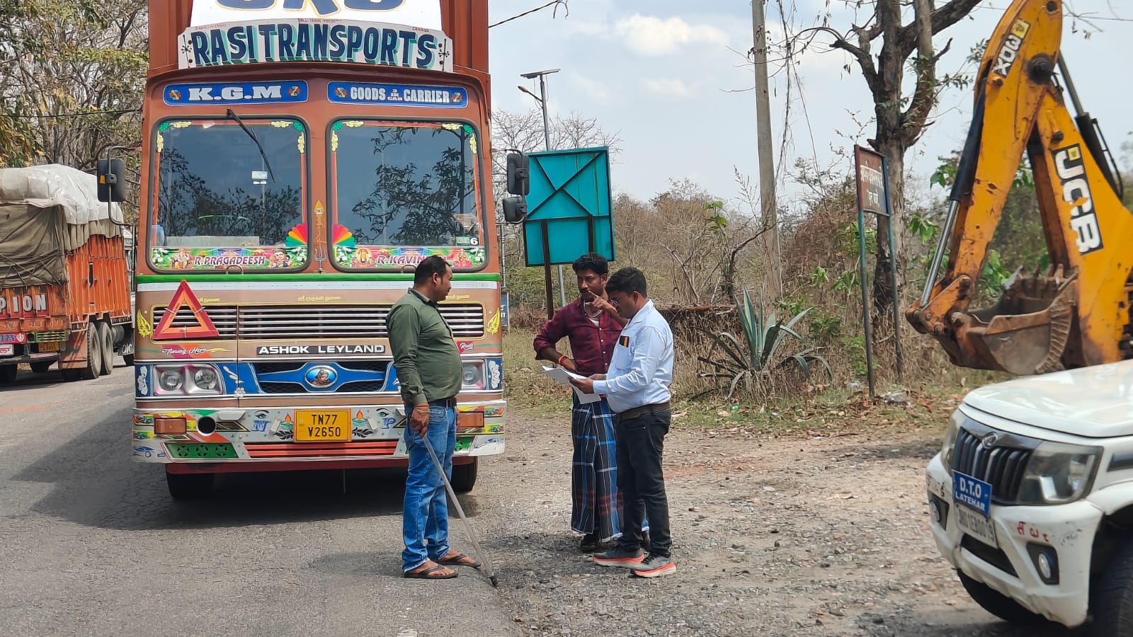 लातेहारः डीटीओ ने 59 वाहनों का काटा चालान, 1.21 लाख जुर्माना वसूला
