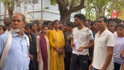 चतराः होमगार्ड बहाली प्रक्रिया पर सवाल, अभ्यर्थियों ने समाहरणालय में किया हंगामा