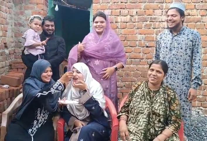 Dhanbad News : इंटर साइंस में झरिया की रशीदा नाज 489 अंक लाकर बनीं झारखंड टॉपर