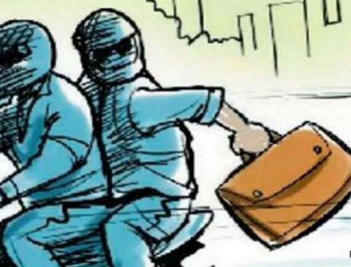 Ranchi News : बदमाशों ने युवकों को पीटा, लाइसेंसी हथियार छीनकर फरार