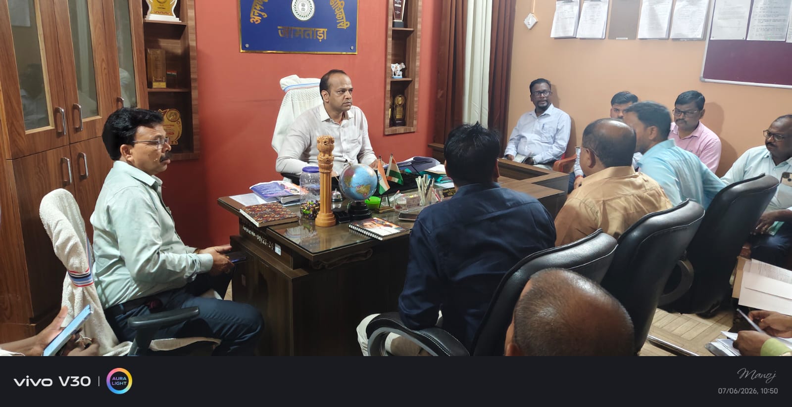 Jamtara News : SIR में धीमी प्रगति वाले बूथों पर फोकस, BLO के कार्यों की रोज समीक्षा करें- SDO