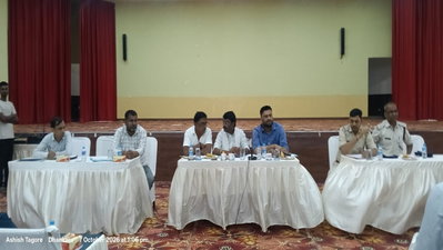 Latehar News : नगर पंचायत अध्यक्ष ने दुर्गा पूजा समितियों के साथ की बैठक, तैयारियों की समीक्षा
