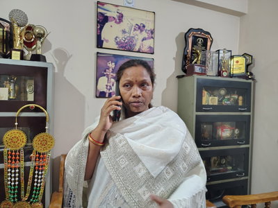 रांचीः बेंच सिंबॉल के साथ चुनावी मैदान में उतरीं रमा खलखो, शिक्षा-विकास को बनाया मुद्दा